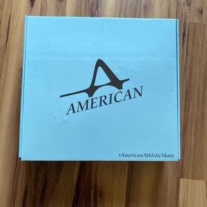 Womens size 9 figure skate